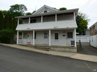 31 Gilbert St, Derby, CT 06418