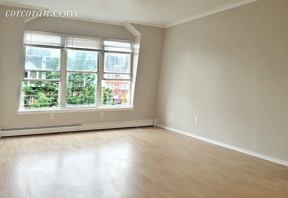 1st image of 239 E 110th St APT 3