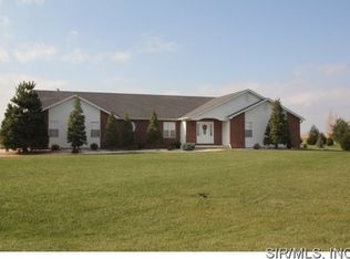 925 Silverview Ln, Troy, IL 62294