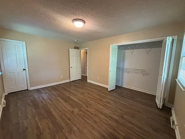 6717 W Friendly Ave — Photo 8