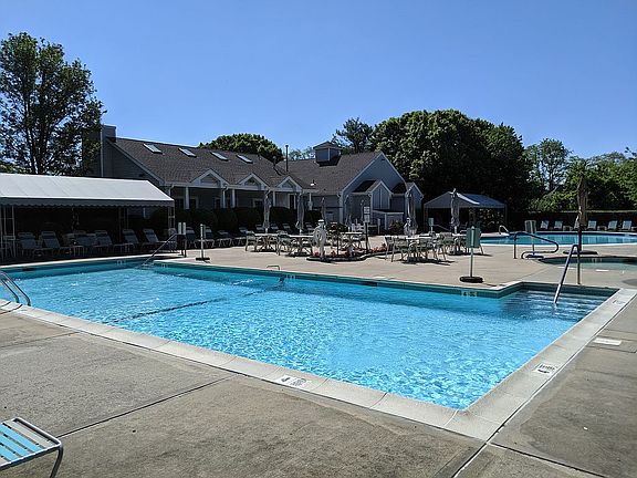 4th image of 146 Erin Ln