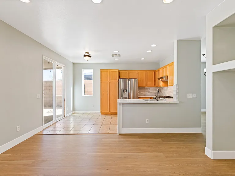 5909 Viking Way — Photo 6