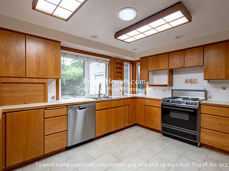 2627 SE Park Ave — Photo 6