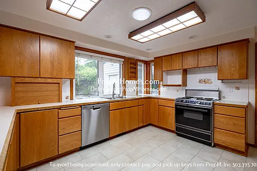 2627 SE Park Ave Photo 1