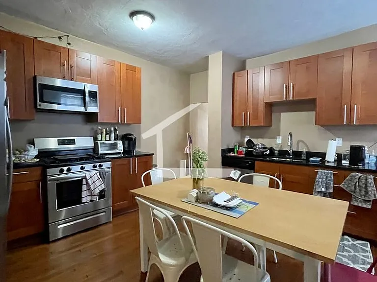 36 Glenville Ave #2 — Photo 10