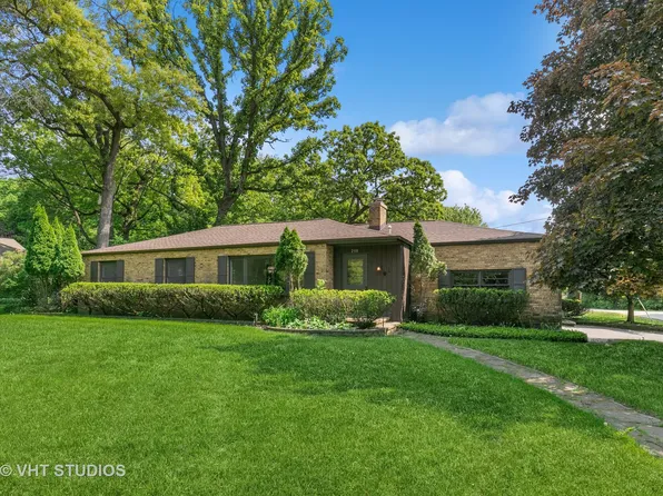 208 Bridge Ln, Tower Lakes, IL 60010