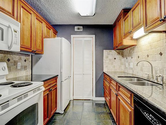 4th image of 7575 Katy Fwy APT 26