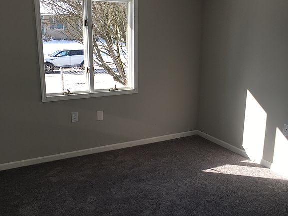 5th image of 26 Baylor St