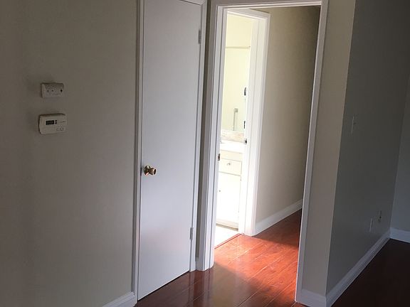 3rd image of 1028 Fairview Ave APT B