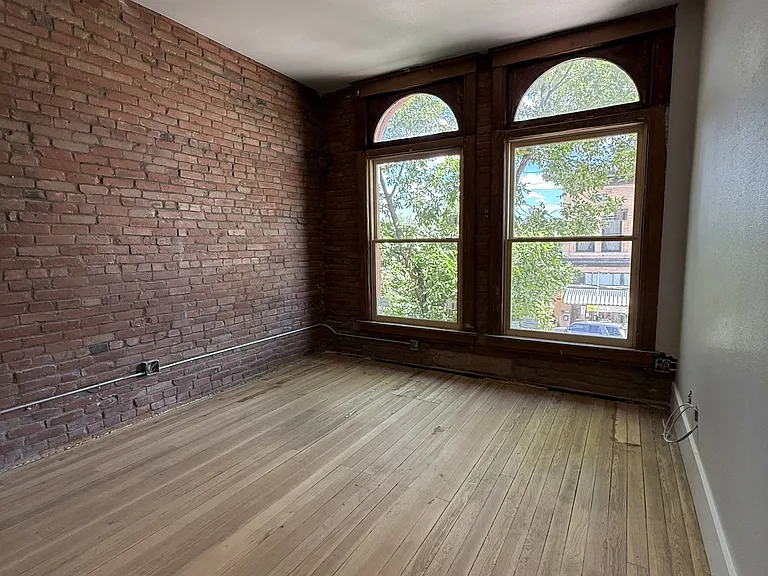 201 W Main St #5 — Photo 2