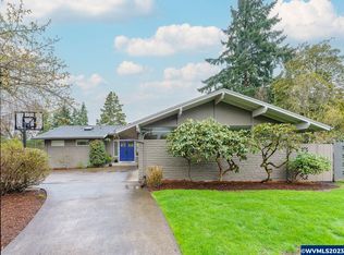 6851 SW Raleighwood Way, Portland, OR 97225