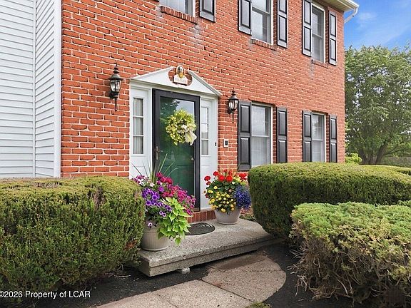 3rd image of 107 Eastview Cir