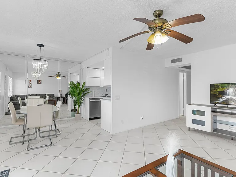 3028 Harwood Dr #D — Photo 6
