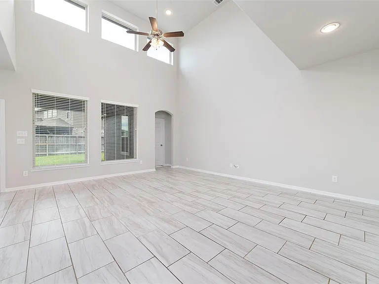 18511 Grand Spanish Oak Ct — Photo 13