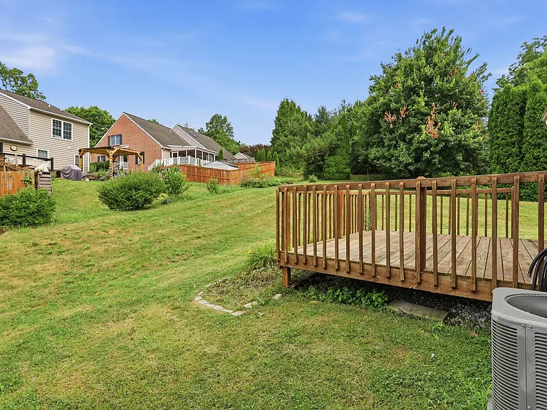 472 Hillside Dr — Photo 31