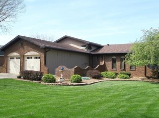 405 Wilshire Ct, Valparaiso, IN 46385