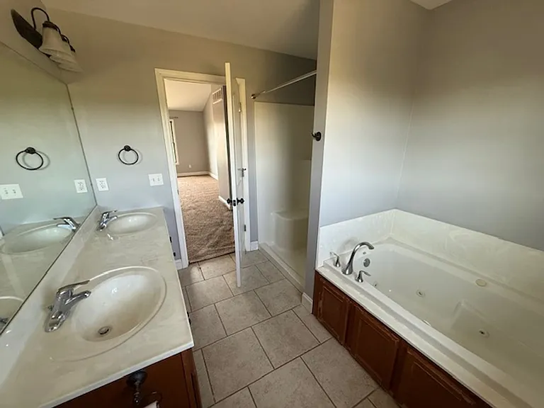 616 Wintergreen Dr — Photo 9