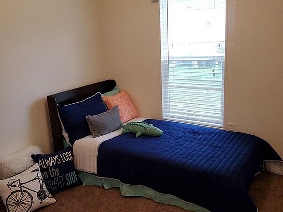 4th image of 8458 Montgomery Cir