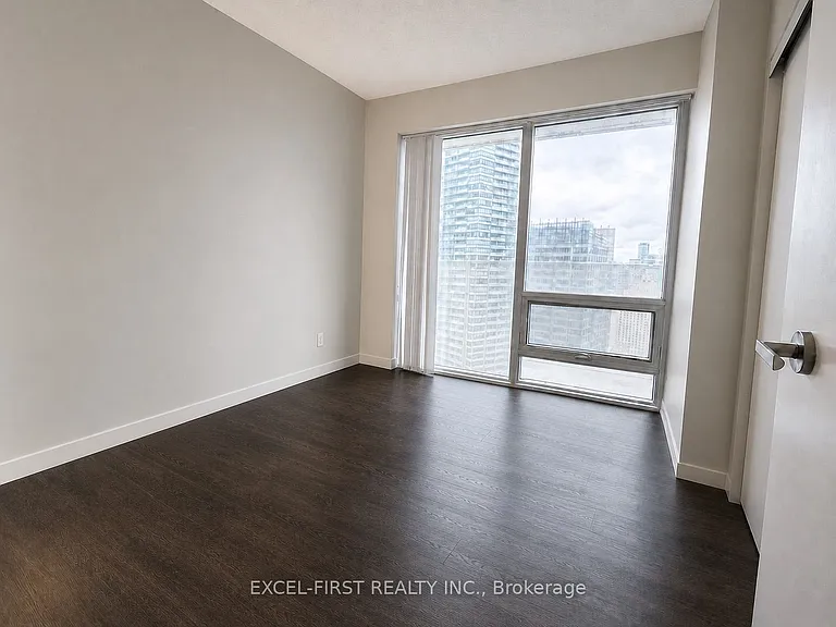88 Harbour St #3704 — Photo 9