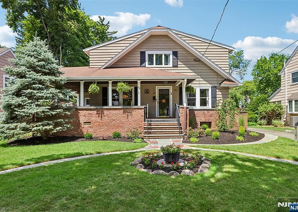 1st image of 29 Fairlawn St