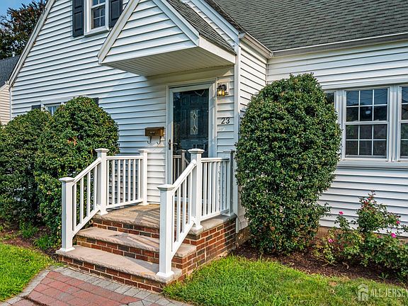 5th image of 23 Mayfield Pl