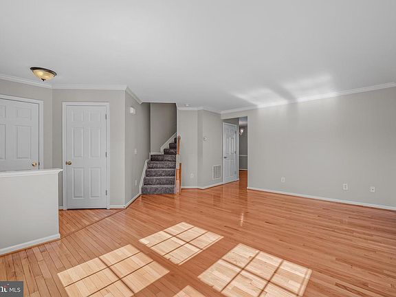 4th image of 828 Marquette Dr