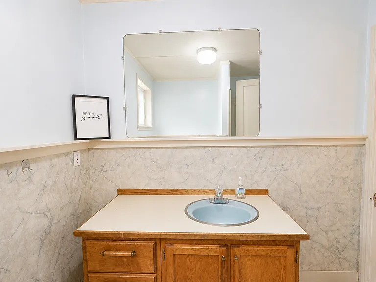 26403 Park Ave — Photo 16