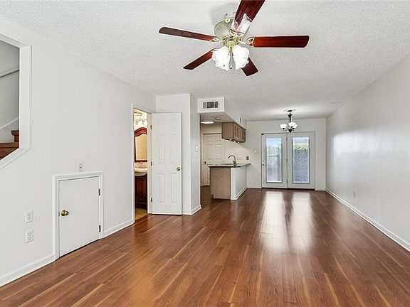 4th image of 1012 Saint Julien Dr APT F4