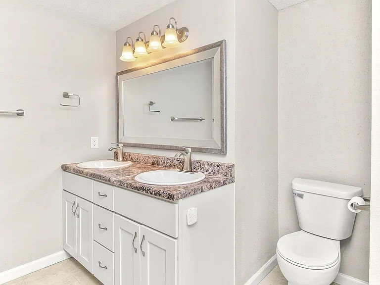 2626 W Hanover Dr — Photo 26