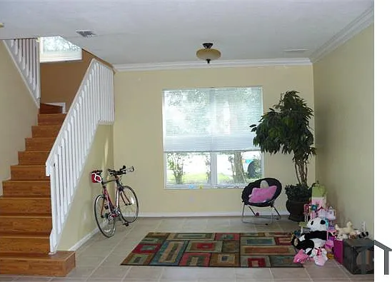 5 bed, 2601 sqft, $5,000 — Photo 2