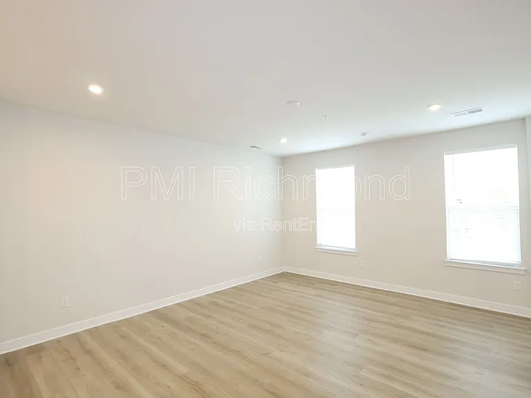 2854 Calgary Ln — Photo 4