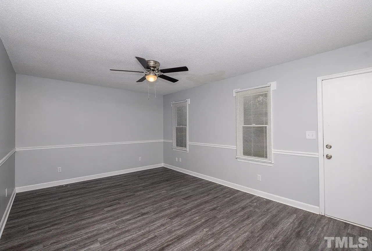 2 bed, 1.0 bath, 800 sqft, $1,200 — Photo 3