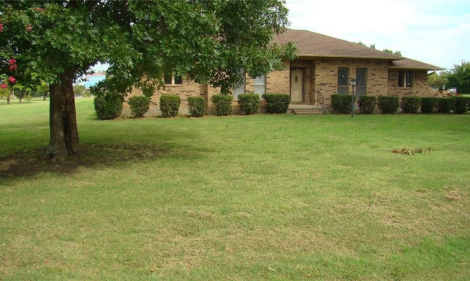 1st image of 16990 Redbud Dr
