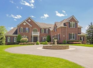 3710 N Shoreline Dr, Milford, MI