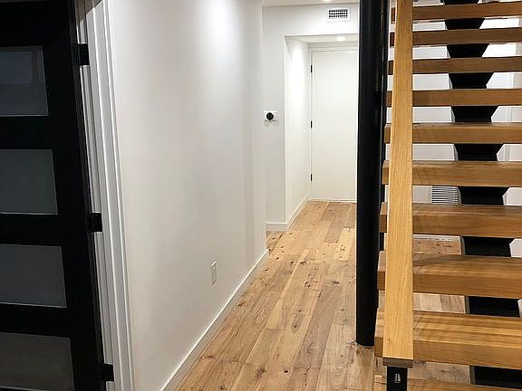 3rd image of 2111 River Blvd