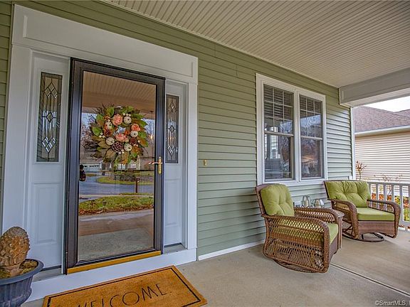 2nd image of 15 Riverview Dr Unit 15