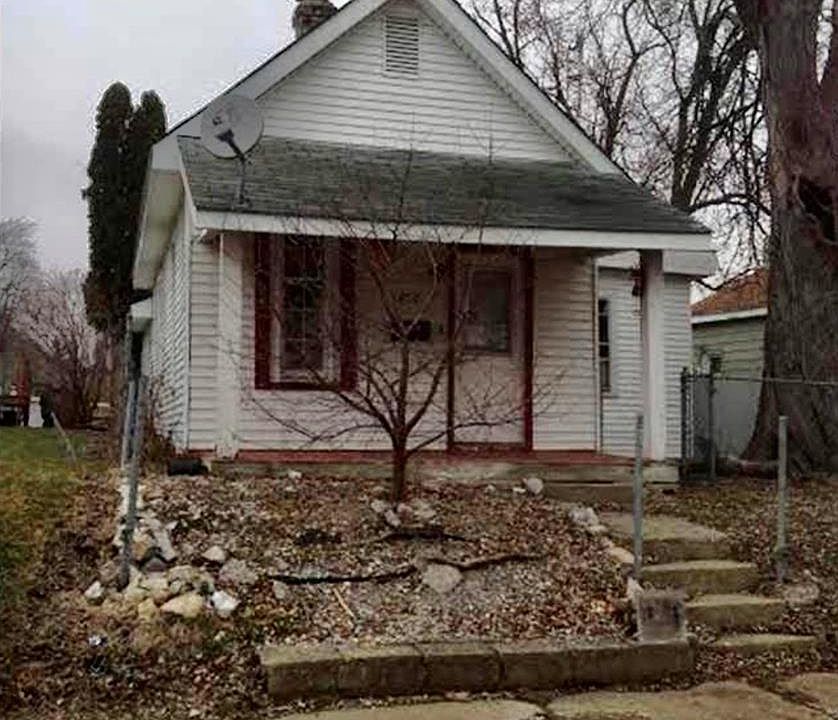 1st image of 830 W 9th St