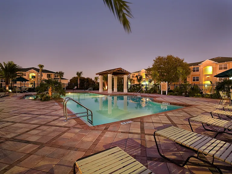 Laurel Oaks — Photo 7