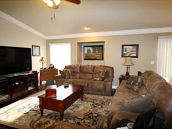 5th image of 125 Honey Locust Dr