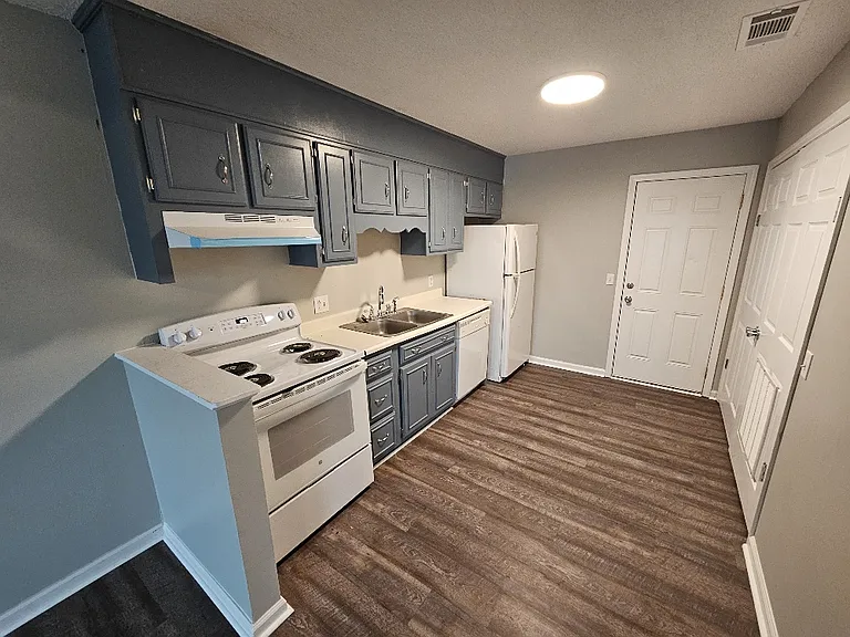 230 Lanier Dr #288 — Photo 4