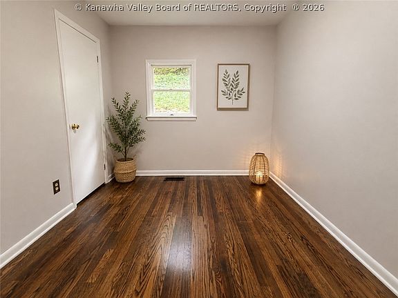 9th image of 1215 Stonebrook Rd