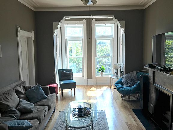 3rd image of 2034 N Bissell St #2