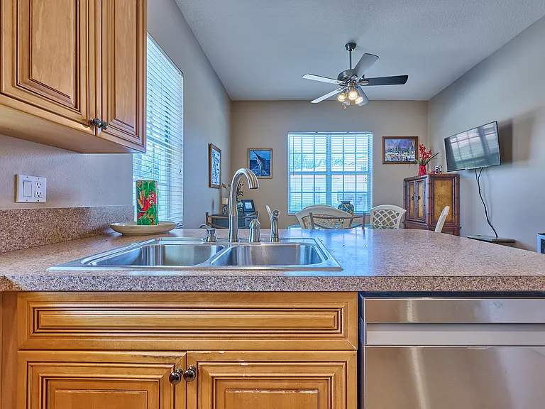 530 Commons Dr — Photo 9