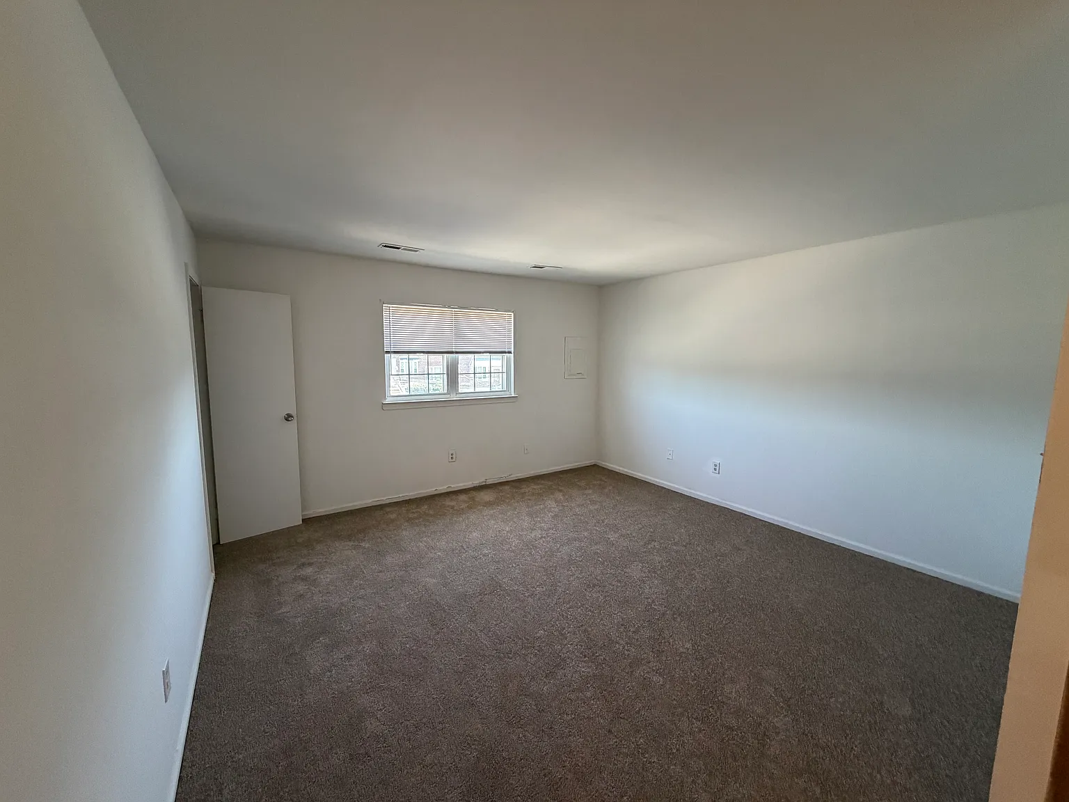 2 bed, $1,300 — Photo 2