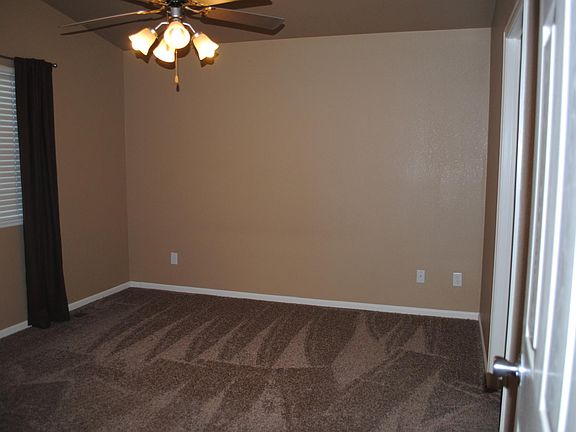 5th image of 4212 Laurel Dr