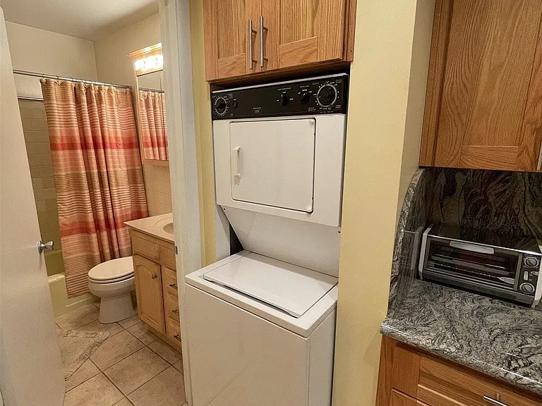 21 Monroe Ave #B11 — Photo 11