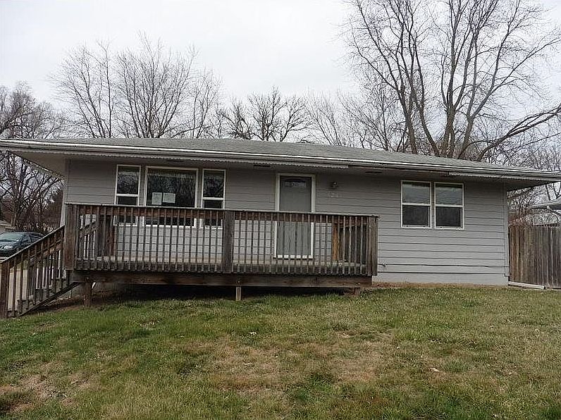 1st image of 320 E Rose Ave