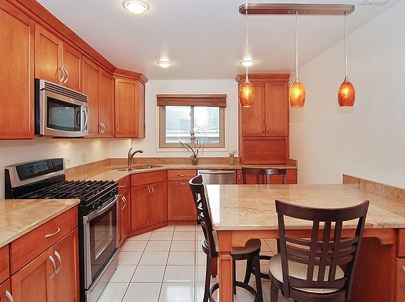 4th image of 235 Marengo Ave APT 6F