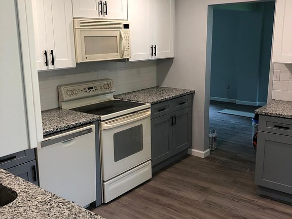 3rd image of 3300 Rose Ave