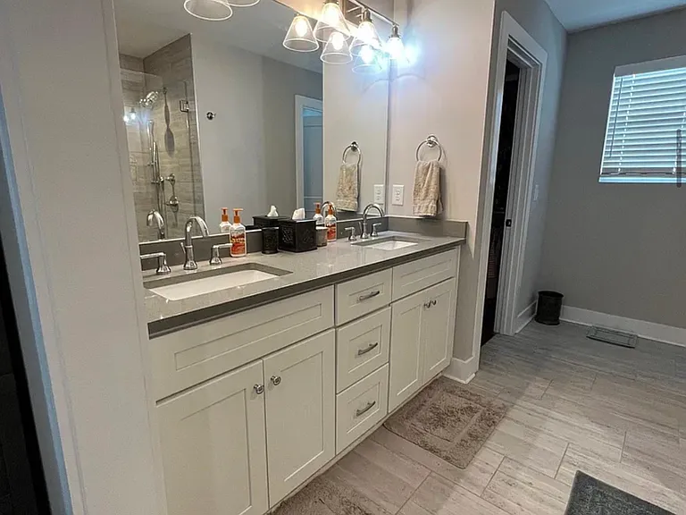 2020 Rosemary Ln — Photo 8